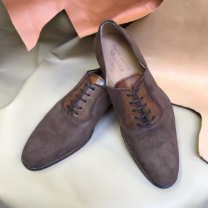 32) richelieu nubuck marron 5oeillets avec empiècement cuir imitation filet semelles cuir doublure veau